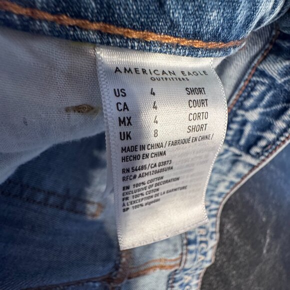American Eagle Tomgirl Ripped Light Wash Jeans, 4 Short - Picture 5 of 5